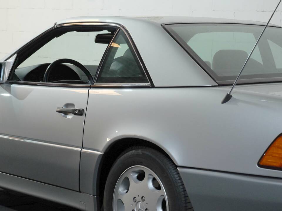 Image 40/51 of Mercedes-Benz 500 SL (1992)