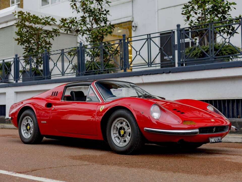 Image 24/30 of Ferrari Dino 246 GTS (1973)