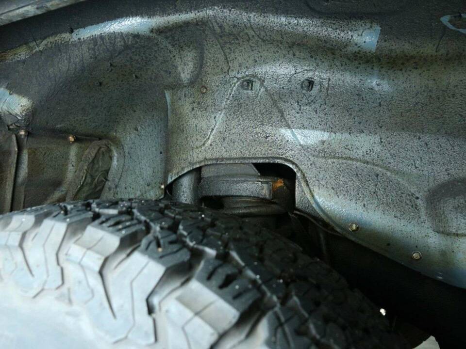 Immagine 45/50 di Mercedes-Benz 230 GE (SWB) (1993)