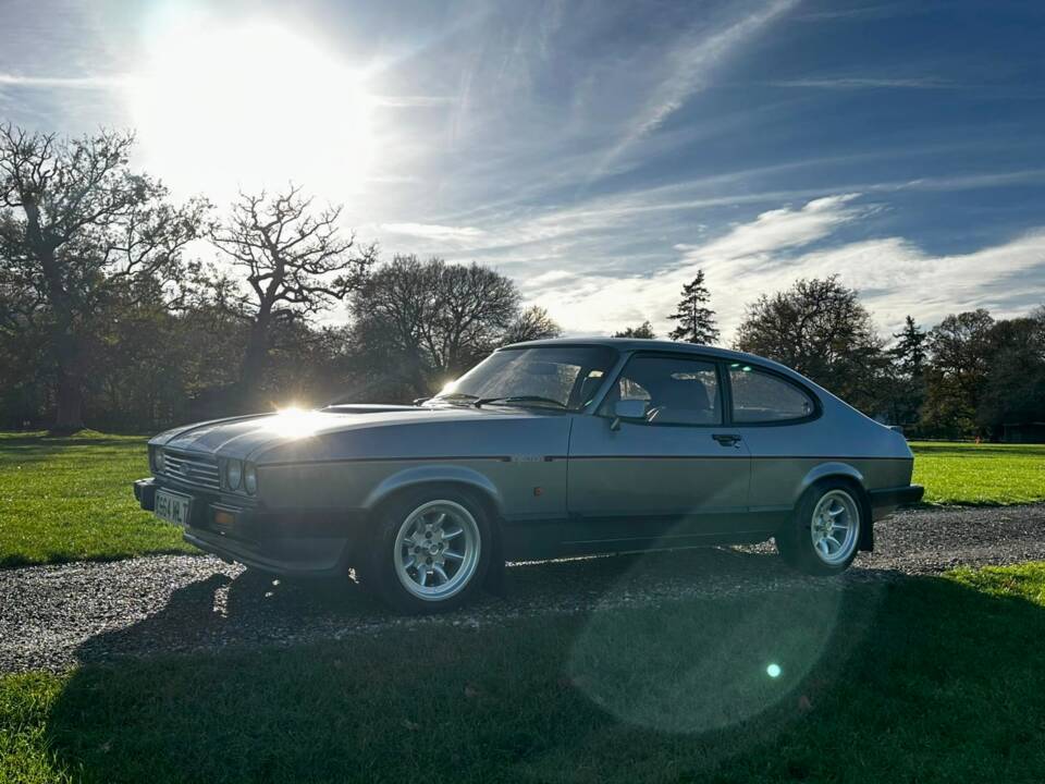 Bild 22/70 von Ford Capri 2,8i (1986)