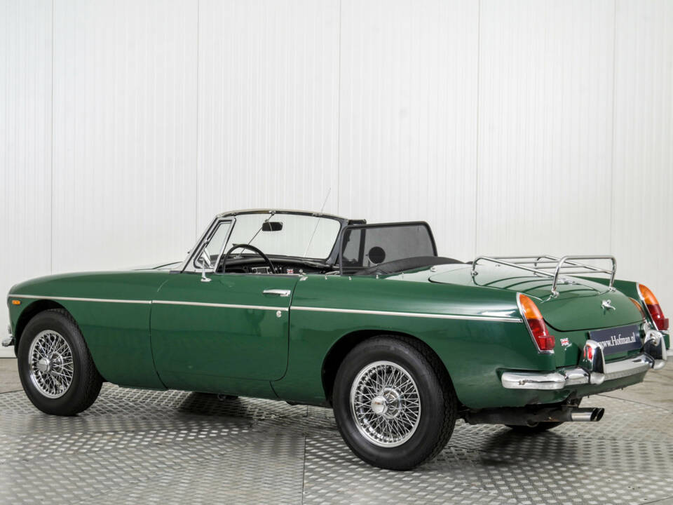 Image 6/50 of MG MGB (1964)