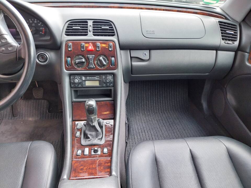 Afbeelding 16/32 van Mercedes-Benz CLK 230 Kompressor (2001)