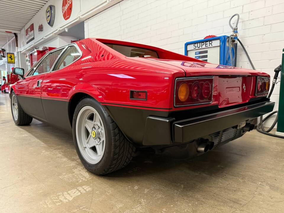 Image 16/19 of Ferrari Dino 308 GT4 (1979)