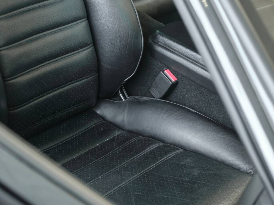 Bild 46/50 von Porsche 944 Turbo (1990)