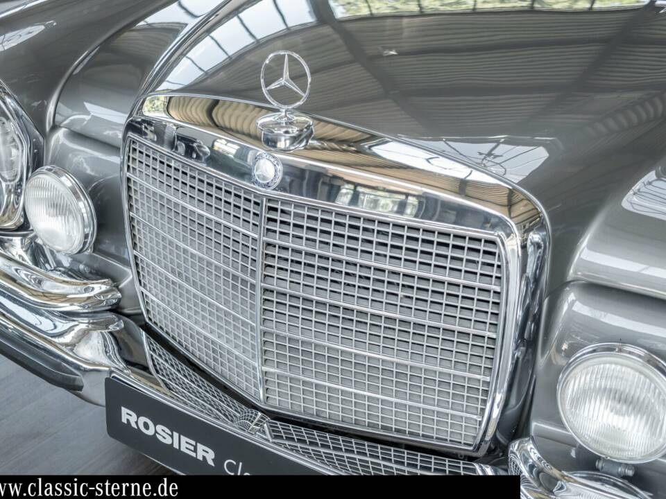 Image 11/15 of Mercedes-Benz 280 SE 3,5 (1970)