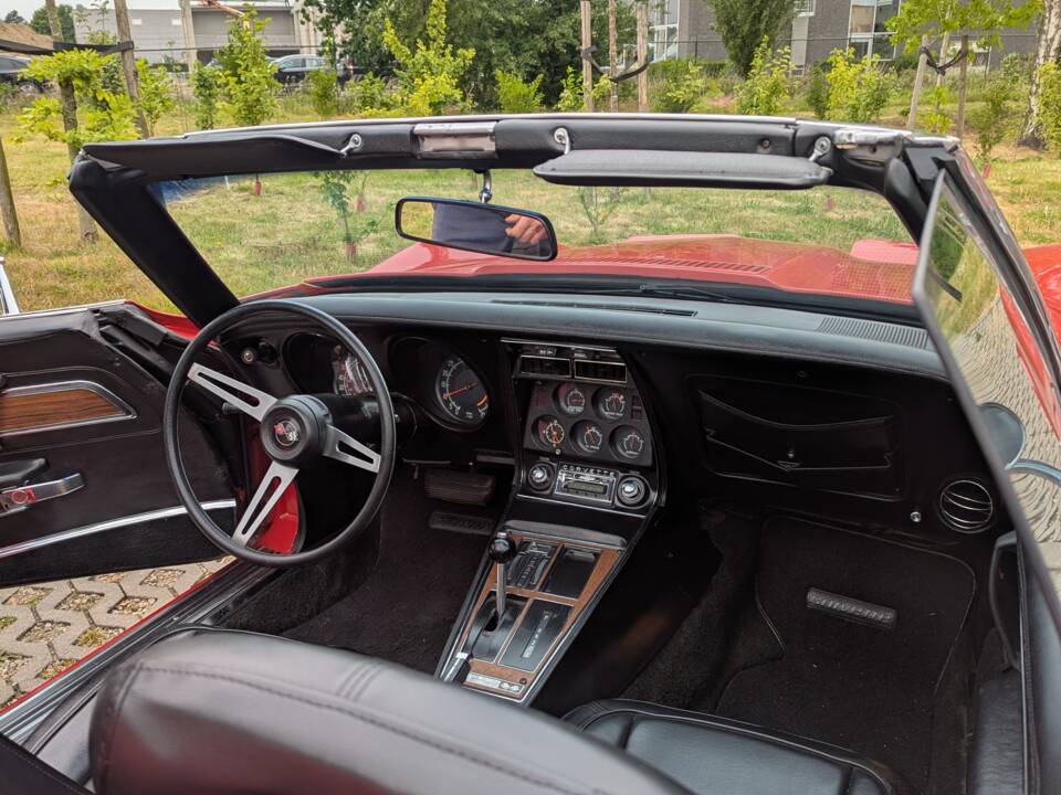Image 32/50 of Chevrolet Corvette Stingray (1975)