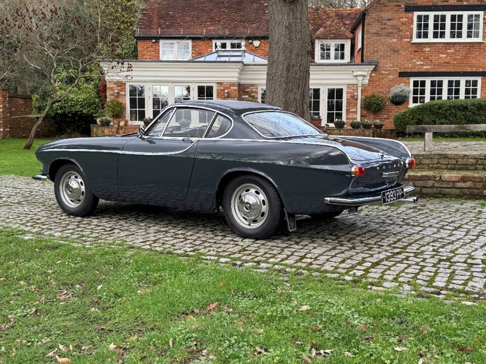 Image 13/28 of Volvo 1800 S (1965)