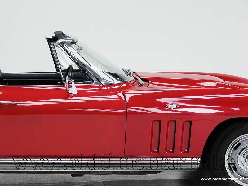 Image 13/15 of Chevrolet Corvette Sting Ray Convertible (1966)