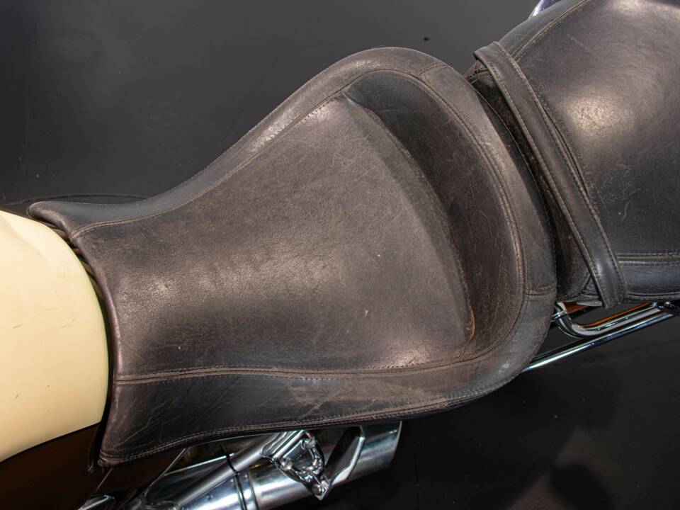 Image 32/50 of BMW R 1200 C (2001)