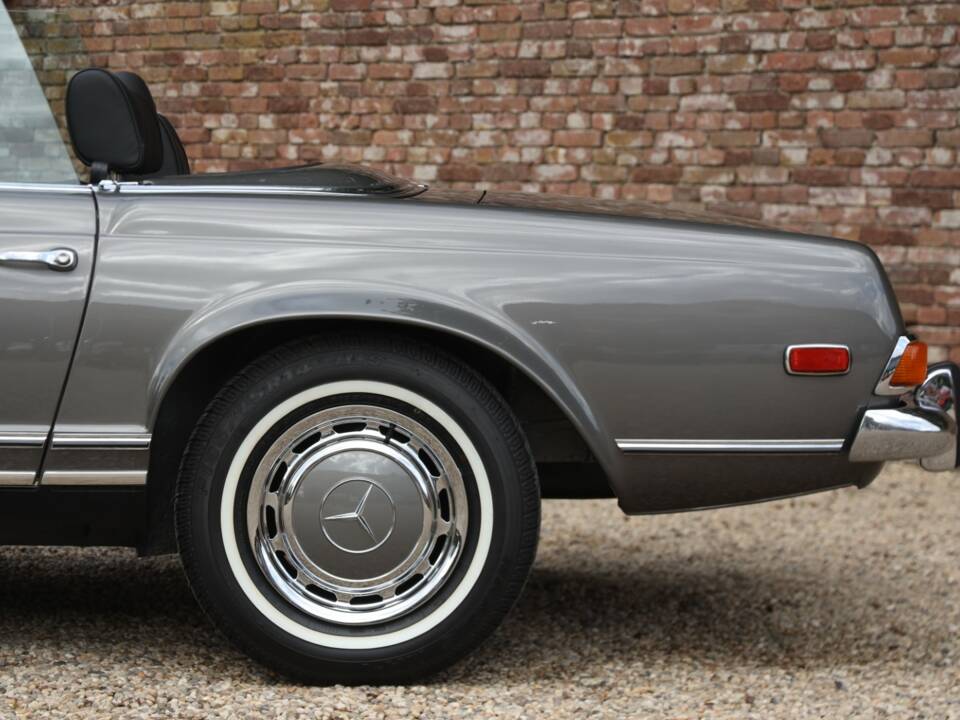 Bild 26/50 von Mercedes-Benz 280 SL (1971)