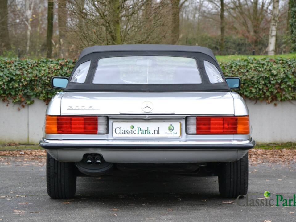 Image 23/50 of Mercedes-Benz 300 SL (1986)