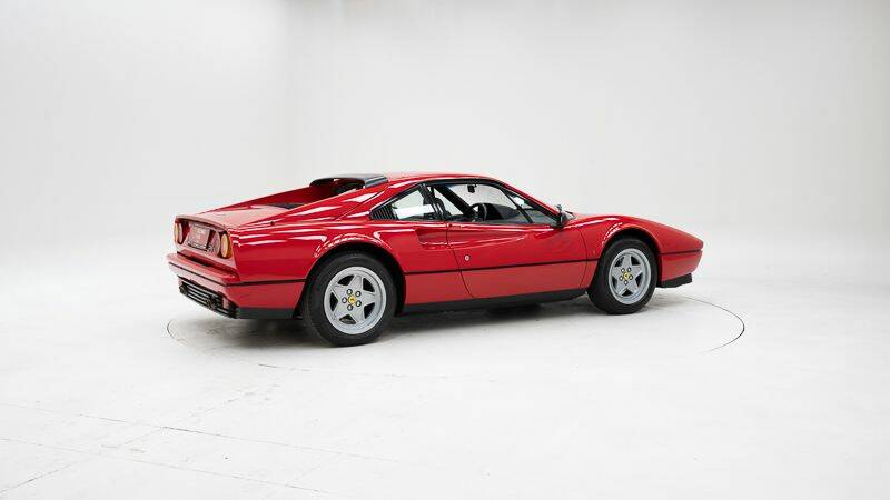 Image 2/15 de Ferrari 328 GTB (1987)