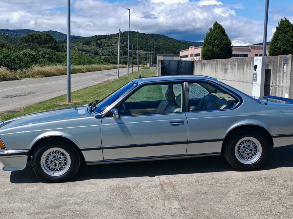 Image 8/46 of BMW 635 CSi (1981)