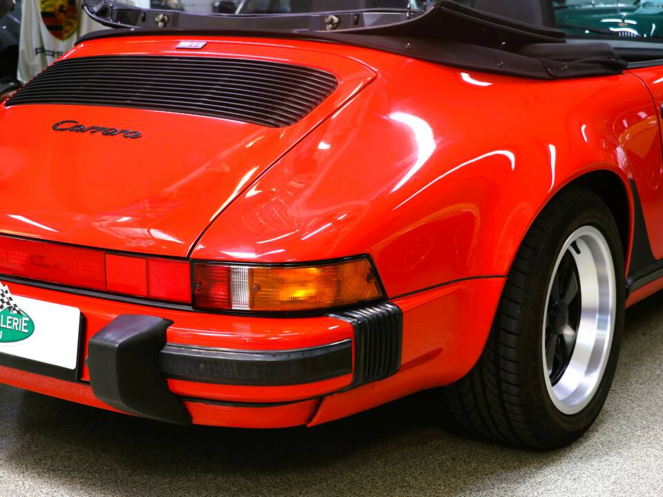 Image 34/47 of Porsche 911 Carrera 3.2 (1989)