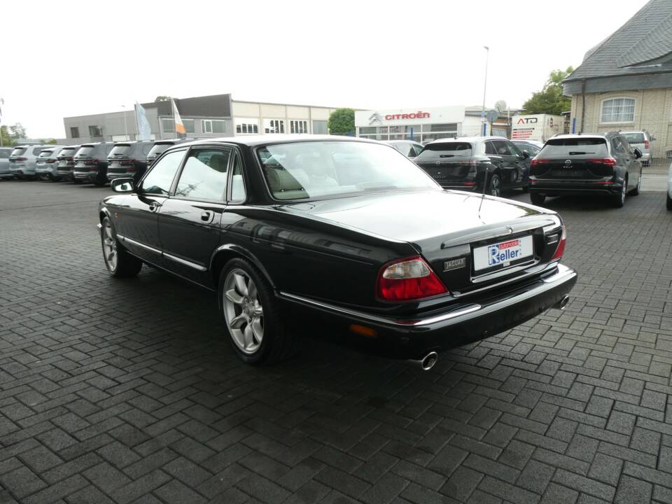 Image 6/21 of Jaguar XJR 4.0 (2001)