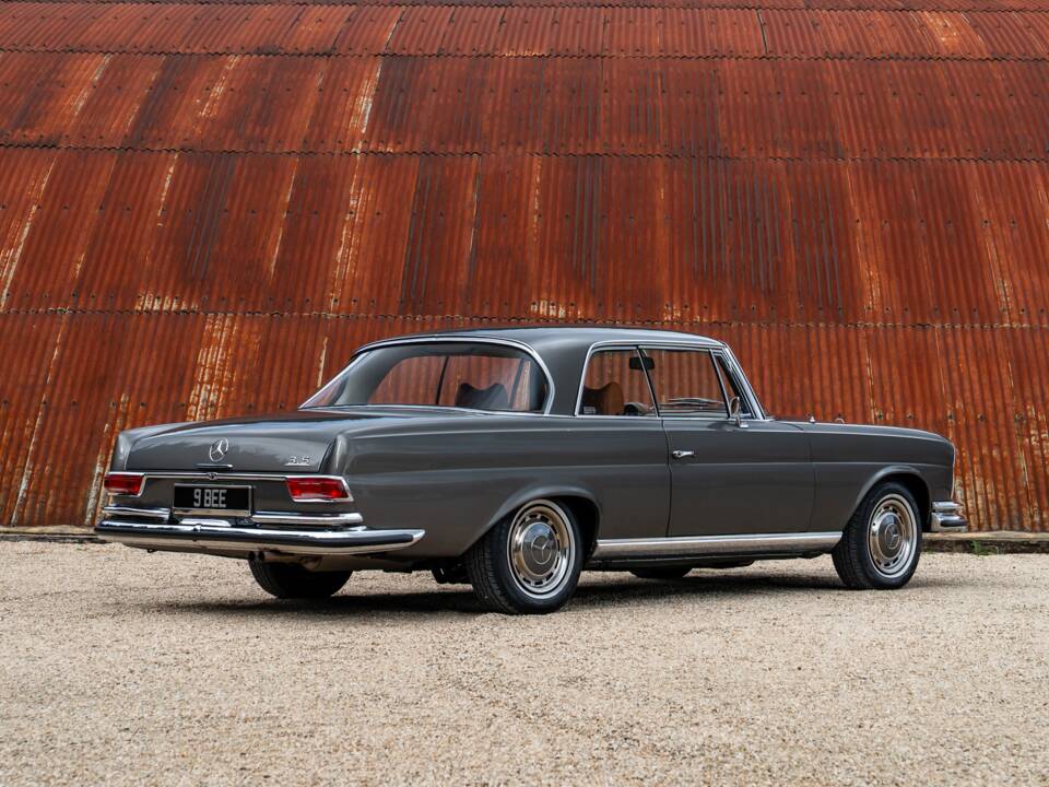 Image 10/37 of Mercedes-Benz 280 SE 3,5 (1970)
