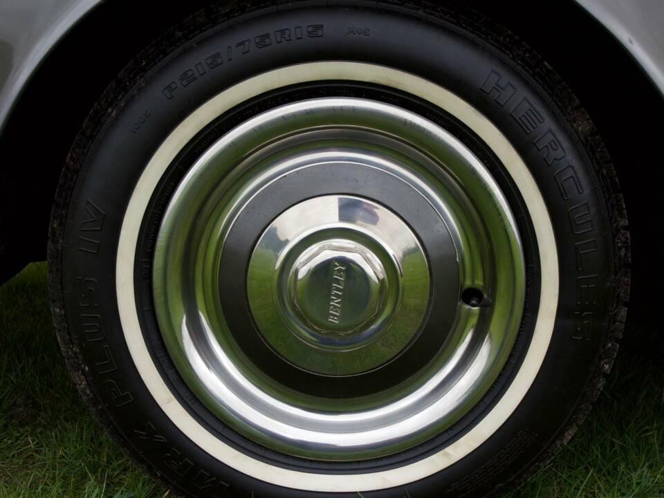 Image 46/50 of Bentley S 2 (1960)