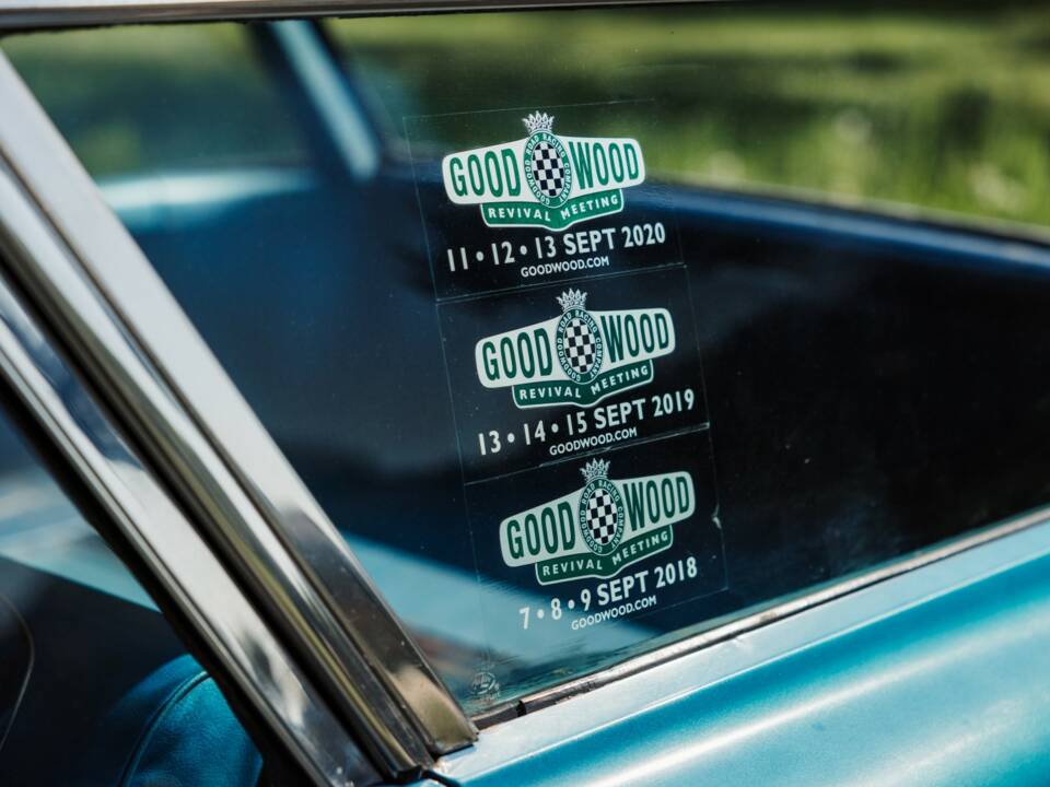 Immagine 8/20 di Ford Country Squire Station Wagon (1964)