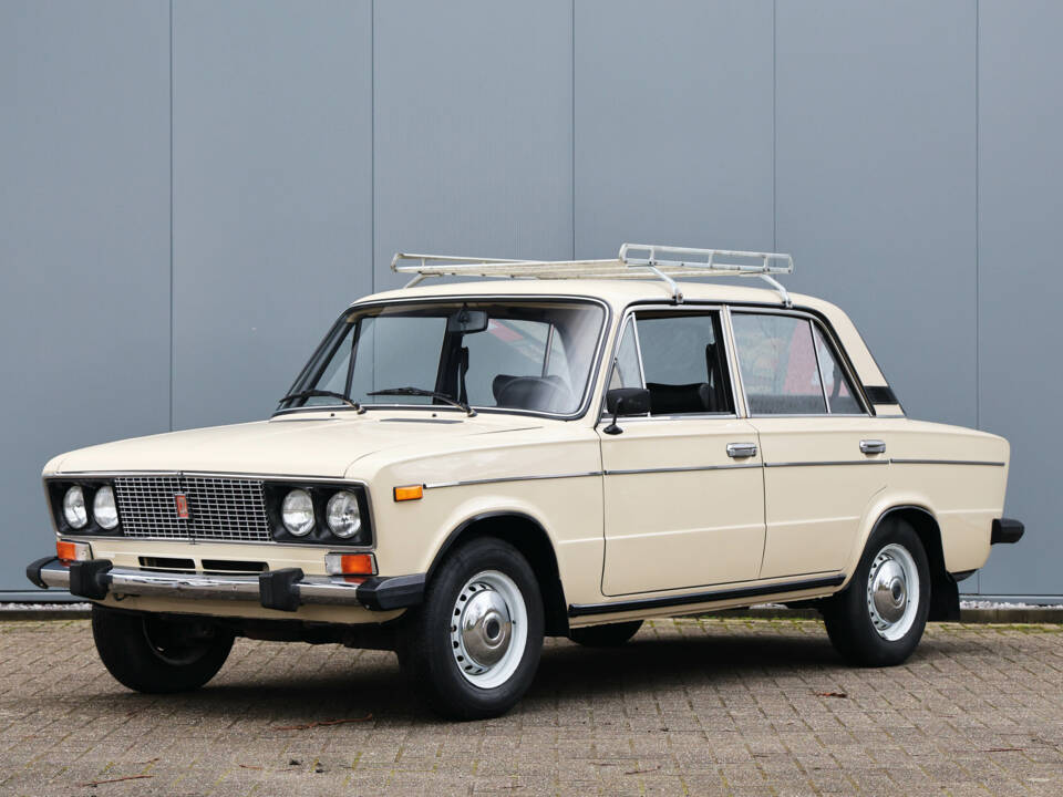 Image 14/59 of Lada 1300 (1990)