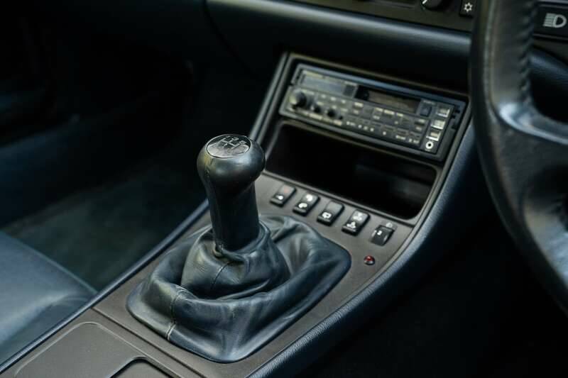 Immagine 47/50 di Porsche 944 Turbo (1990)