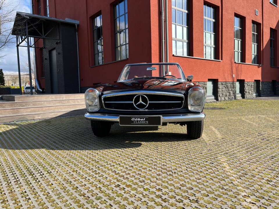 Image 2/29 of Mercedes-Benz 230 SL (1965)