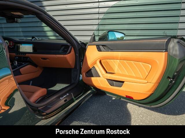 Bild 32/38 von Porsche 911 Turbo S (1900)
