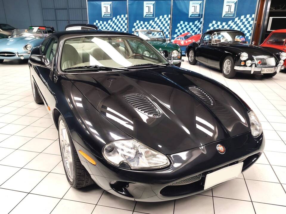 Bild 11/65 von Jaguar XKR (1998)