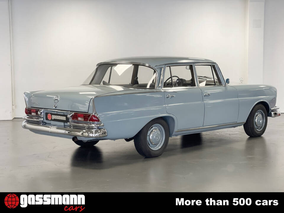 Bild 8/15 von Mercedes-Benz 220 SE b (1963)