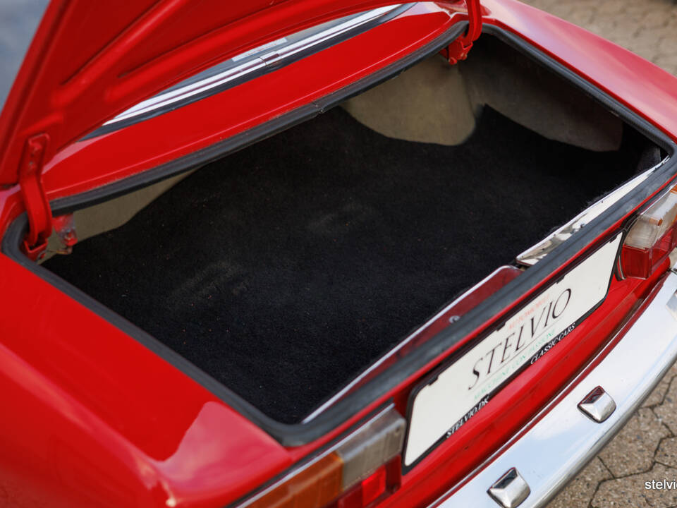 Image 39/43 of Alfa Romeo 2000 GT Veloce (1972)