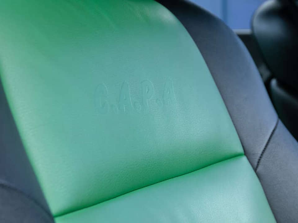 Image 30/45 of Holden LSV R300 (2002)