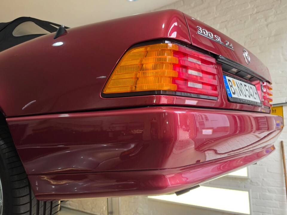 Image 45/100 of Mercedes-Benz 300 SL-24 (1991)