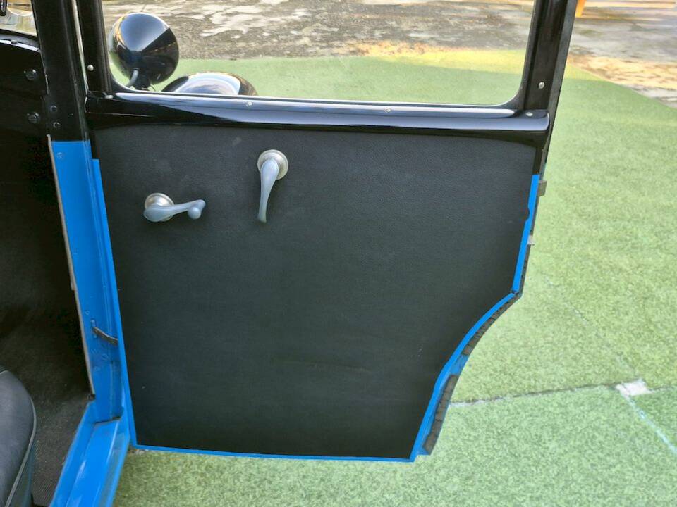 Image 30/45 of Austin 7 Saloon (1930)