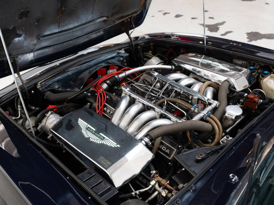 Image 34/36 of Aston Martin DBS V8 (1972)