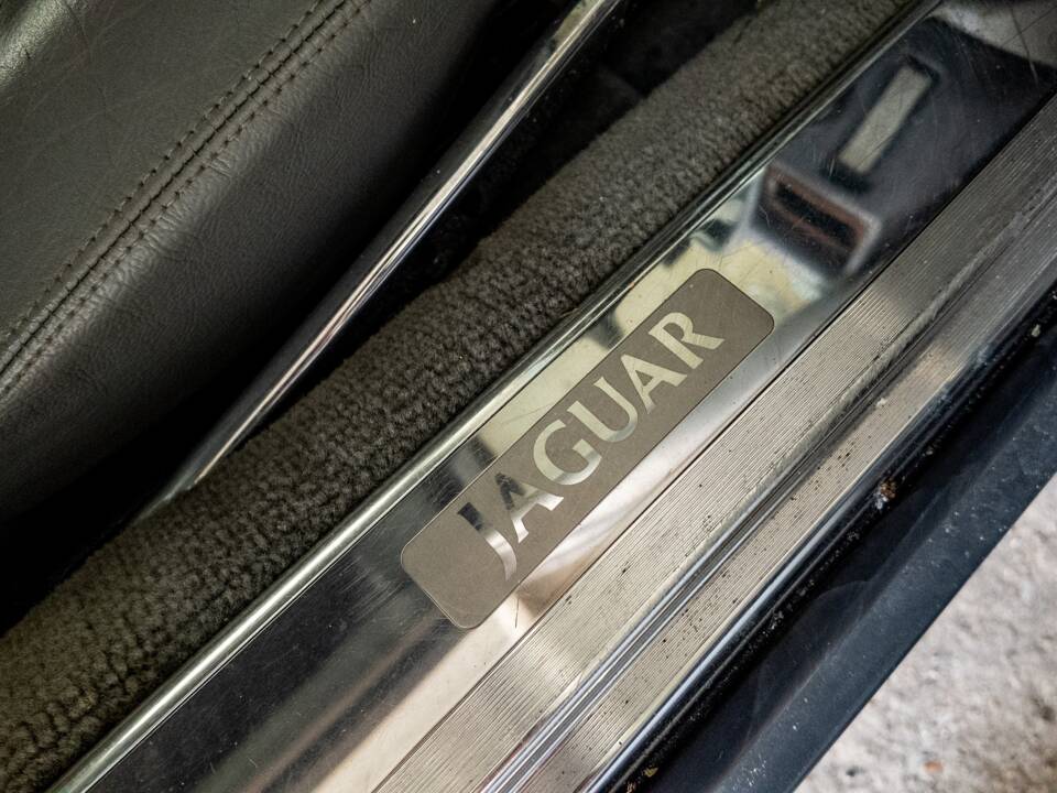 Image 15/34 of Jaguar XJS 5.3 V12 (1992)