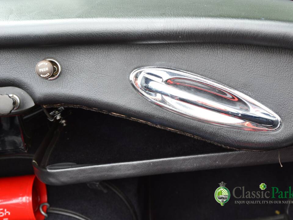 Image 38/50 of Austin-Healey 3000 Mk II (BJ7) (1962)