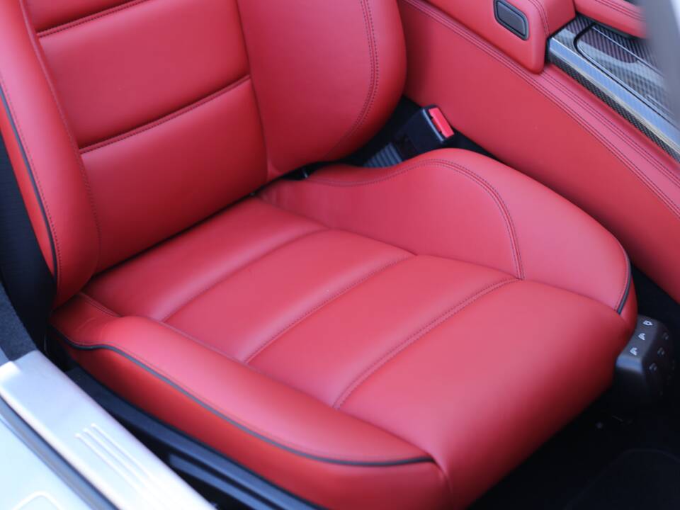 Image 25/75 of Mercedes-Benz SLS AMG Roadster (2012)