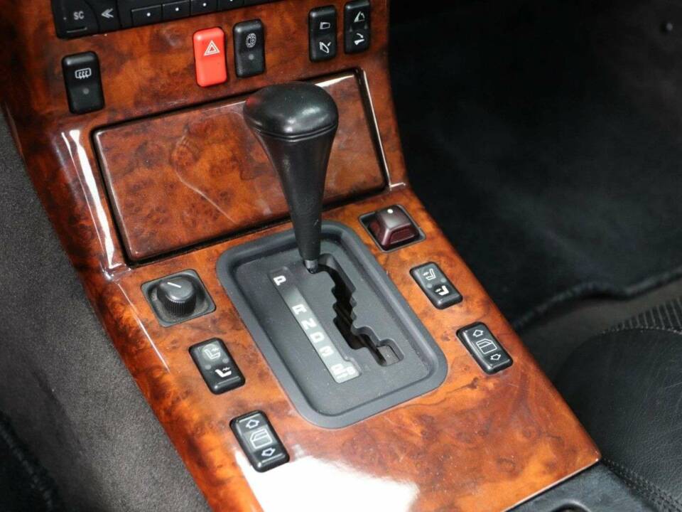Bild 20/50 von Mercedes-Benz 500 SL (1991)
