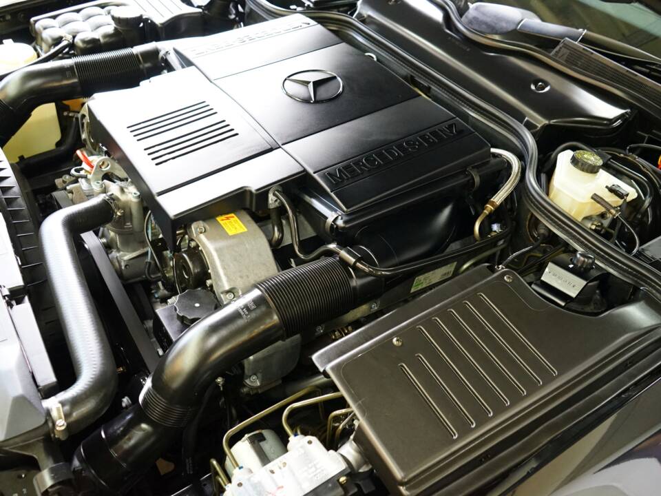 Imagen 29/41 de Mercedes-Benz SL 500 (1997)