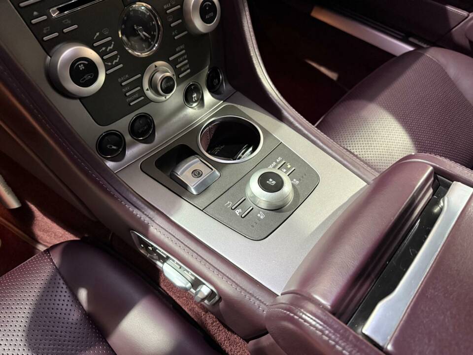 Immagine 11/42 di Aston Martin Rapide (2011)
