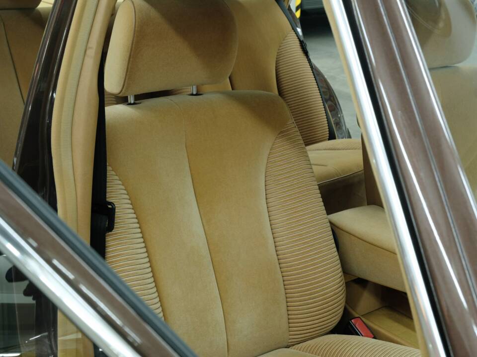 Bild 30/50 von Mercedes-Benz 280 SEL (1983)