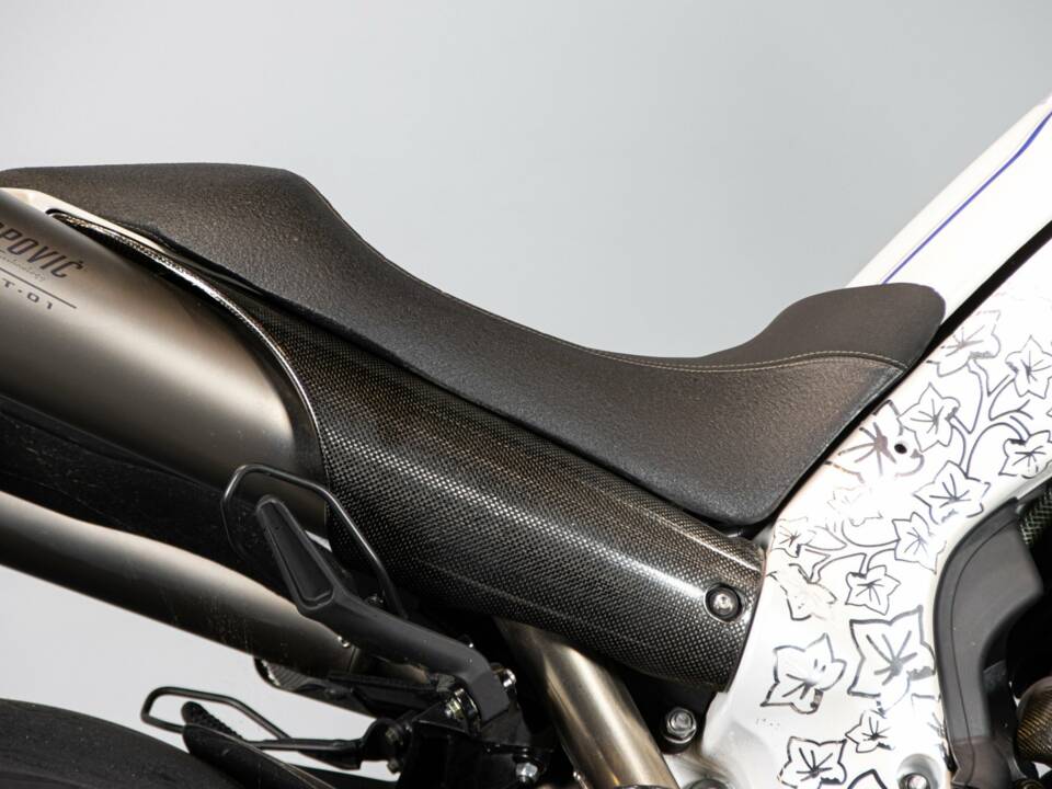 Image 28/50 of Yamaha DUMMY (2007)