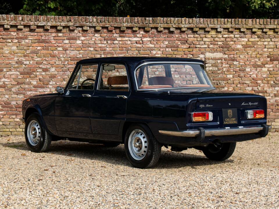 Image 2/50 of Alfa Romeo Giulia Nuova Super 1300 (1975)