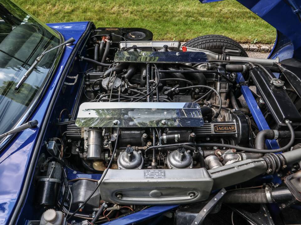 Image 26/43 de Jaguar Type E V12 (1974)