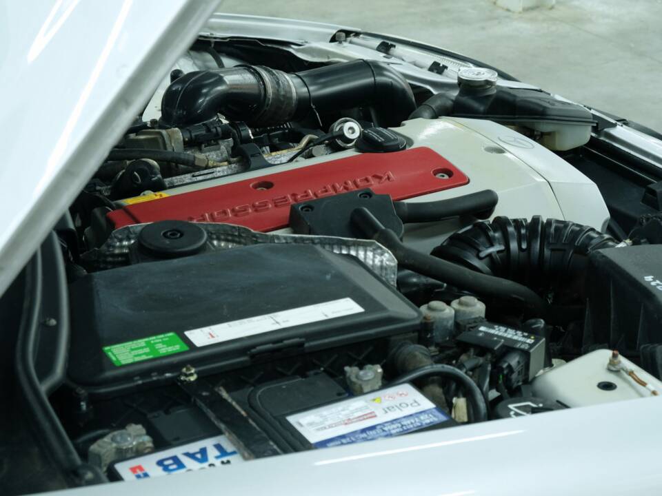 Immagine 17/50 di Mercedes-Benz SLK 230 Kompressor (1996)