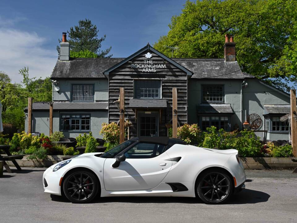 Image 43/50 of Alfa Romeo 4C Spider (2017)