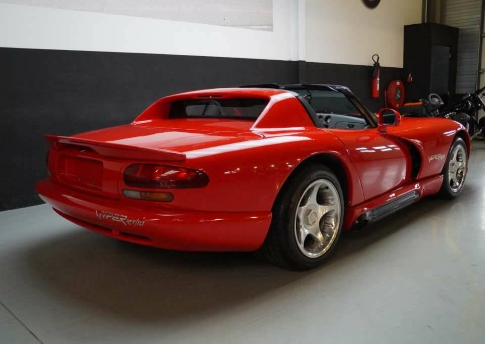 Immagine 38/50 di Dodge Viper RT&#x2F;10 (1994)