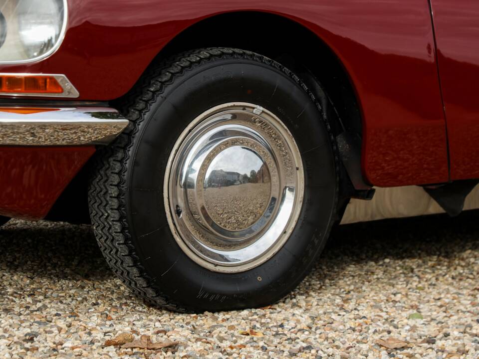 Image 27/50 de Citroën DS 21 (1971)