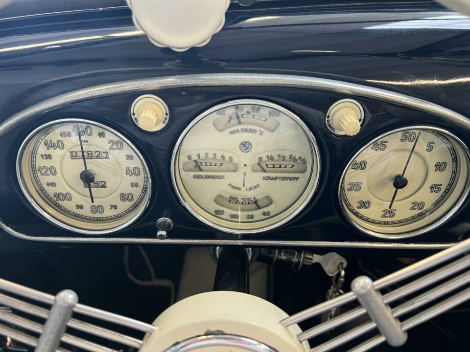 Image 21/40 of BMW 327 (1938)