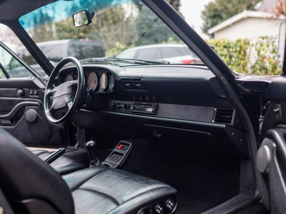 Bild 10/19 von Porsche 911 Carrera 4 (1996)