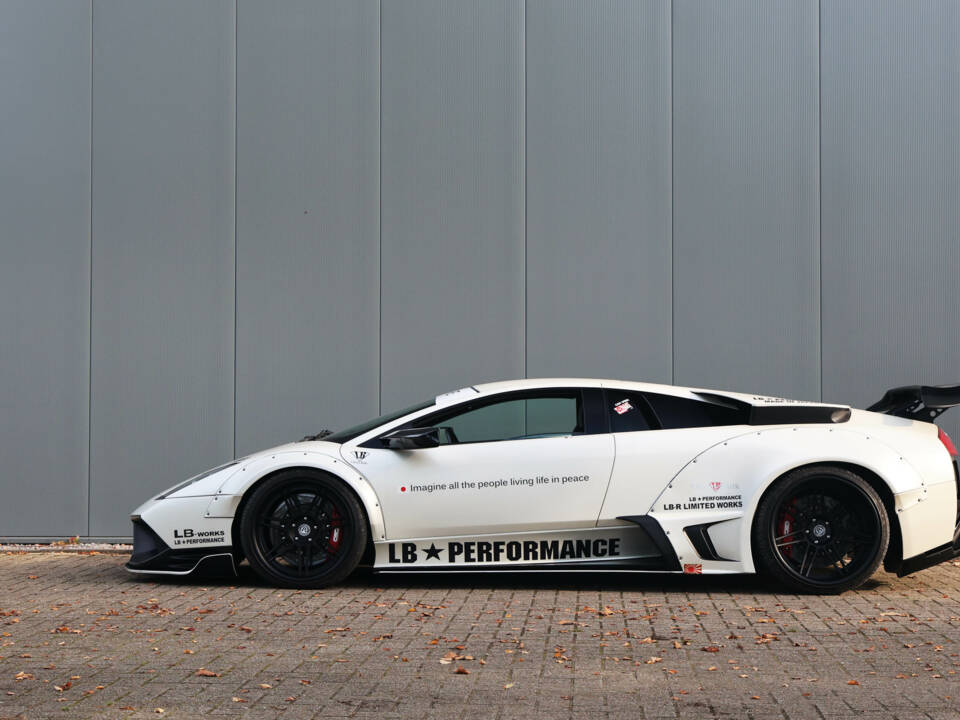 Afbeelding 50/82 van Lamborghini Murciélago (2002)